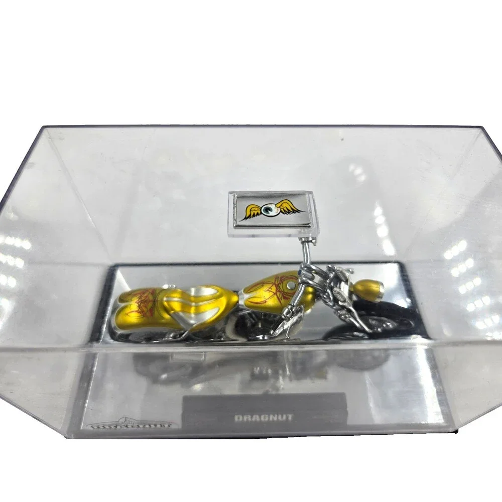 Von Dutch Dragnut 1:10 Scale Die Cast Gold & Silver Model Motorcycle in Case